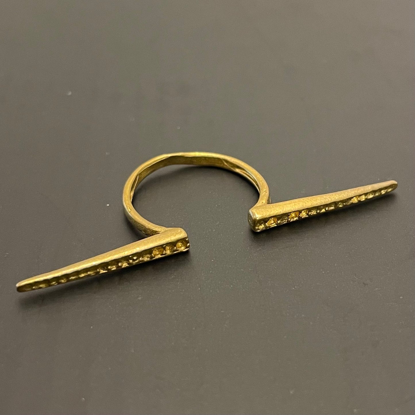Spike ring