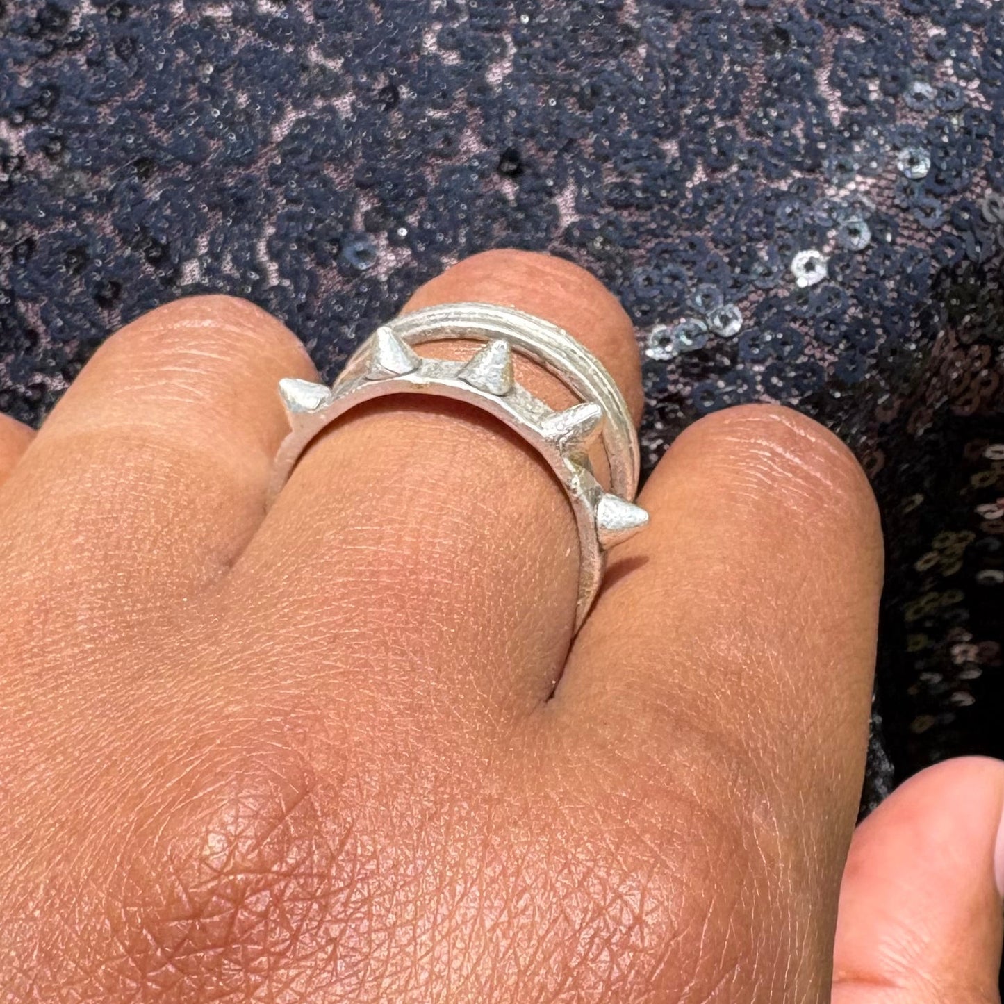 Spike ring