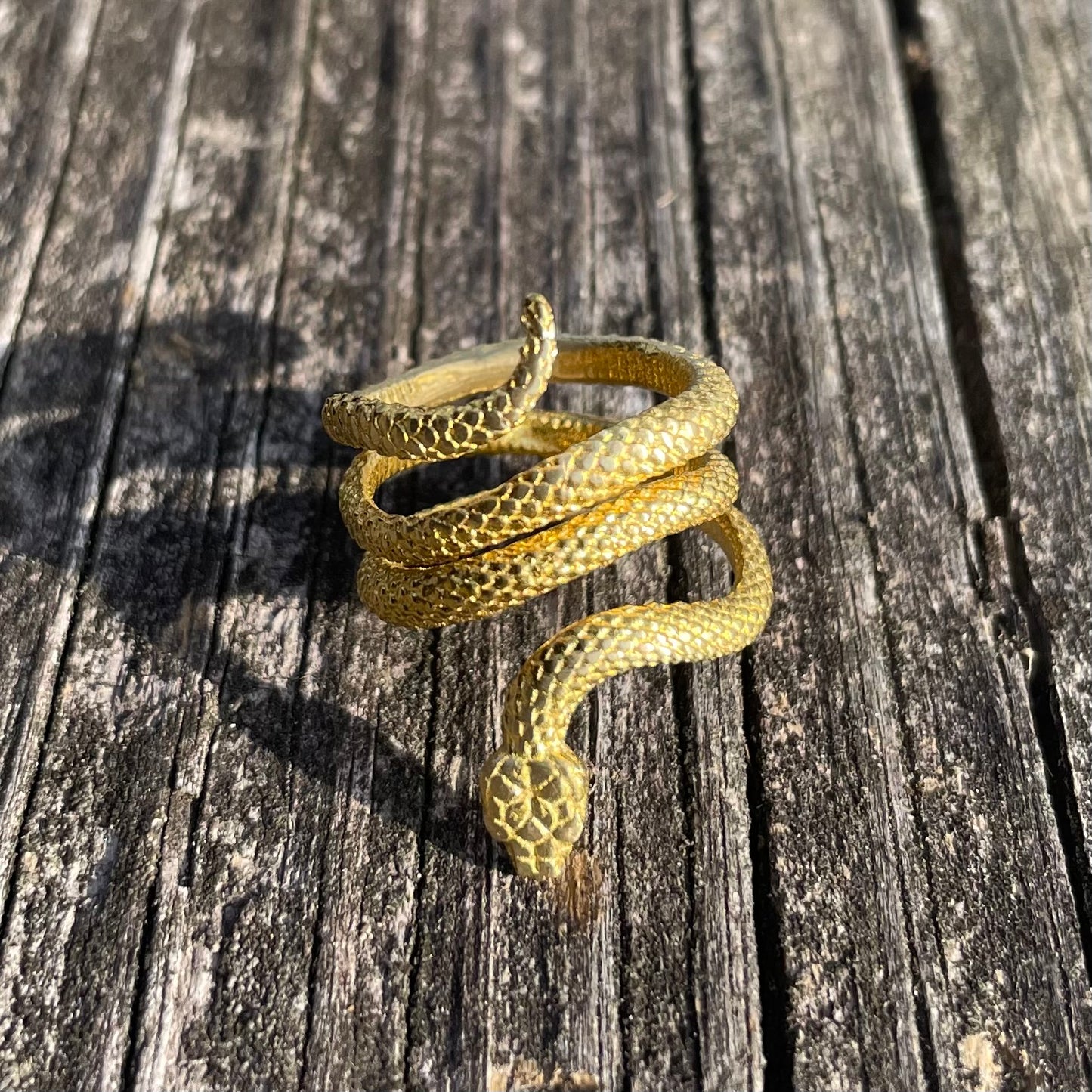 Snake adjustable brass ring