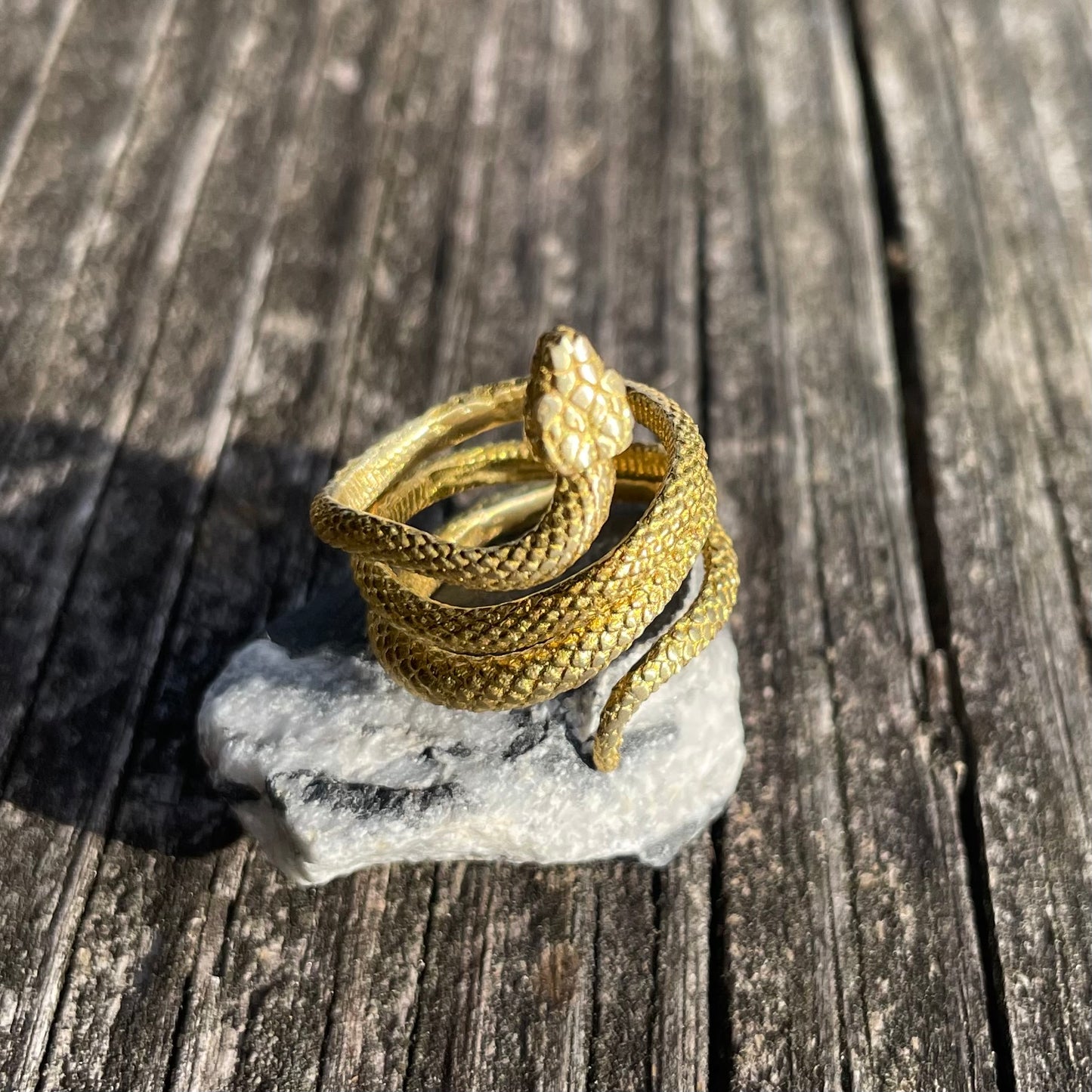Snake adjustable brass ring