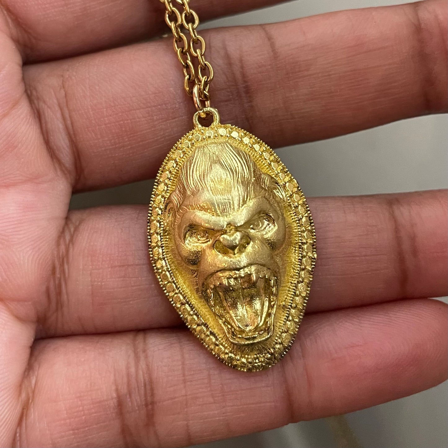 Gorilla (gold color)
