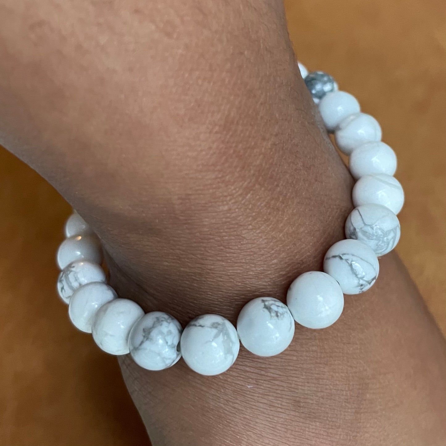 Howlite bracelet 8mm