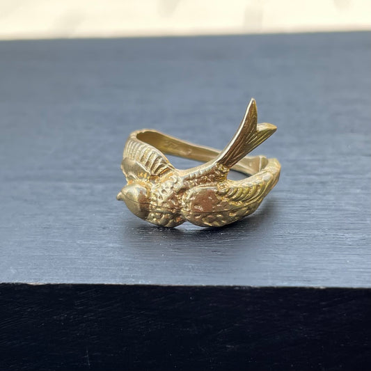 Hummingbird brass adjustable ring