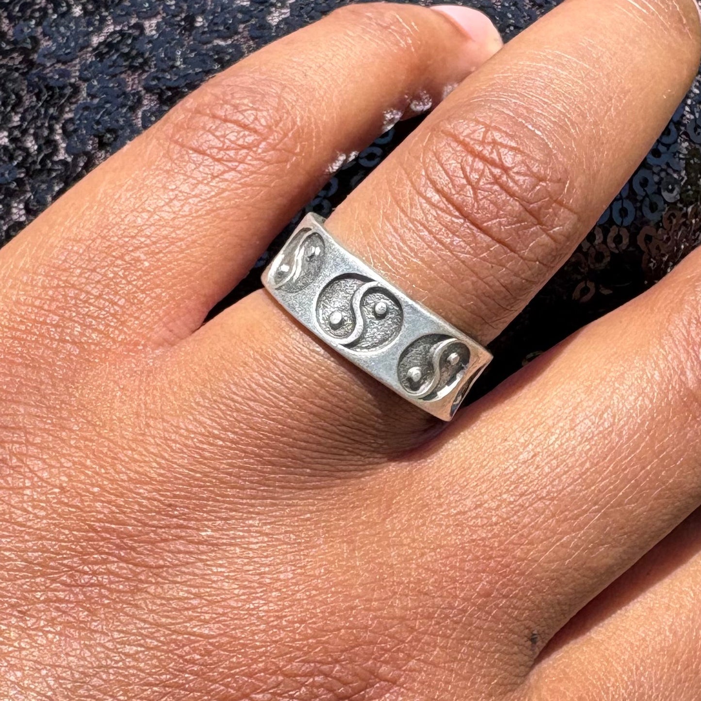 Yin yang band ring