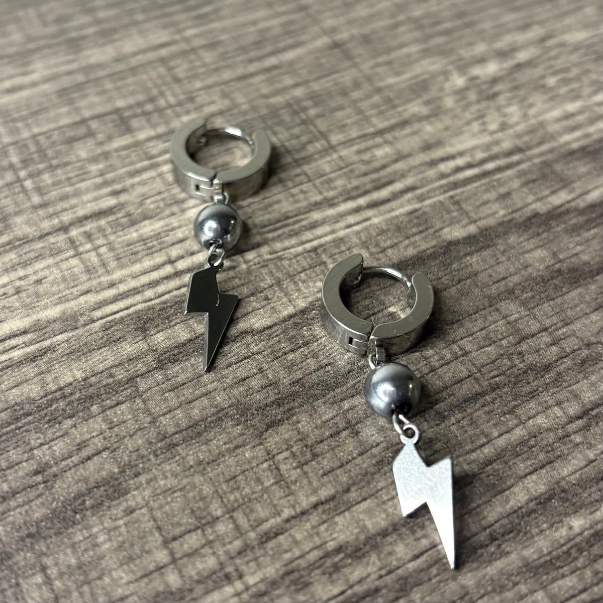 Silver Hematite Boltz