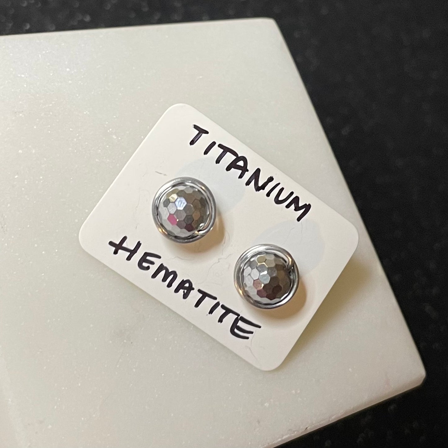 Titanium Hematite 8mm (faceted)